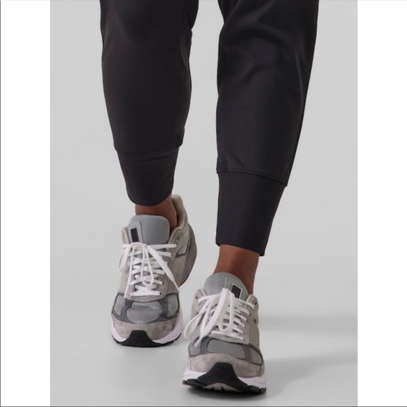 Athleta Venice HIGH RISE Jogger // Black #597888 - Picture 7 of 16